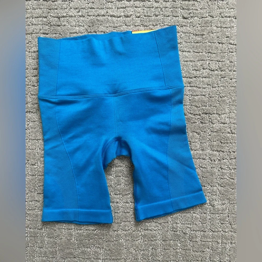 All in Motion Women Shorts Seamless Bike High Rise Rib 6